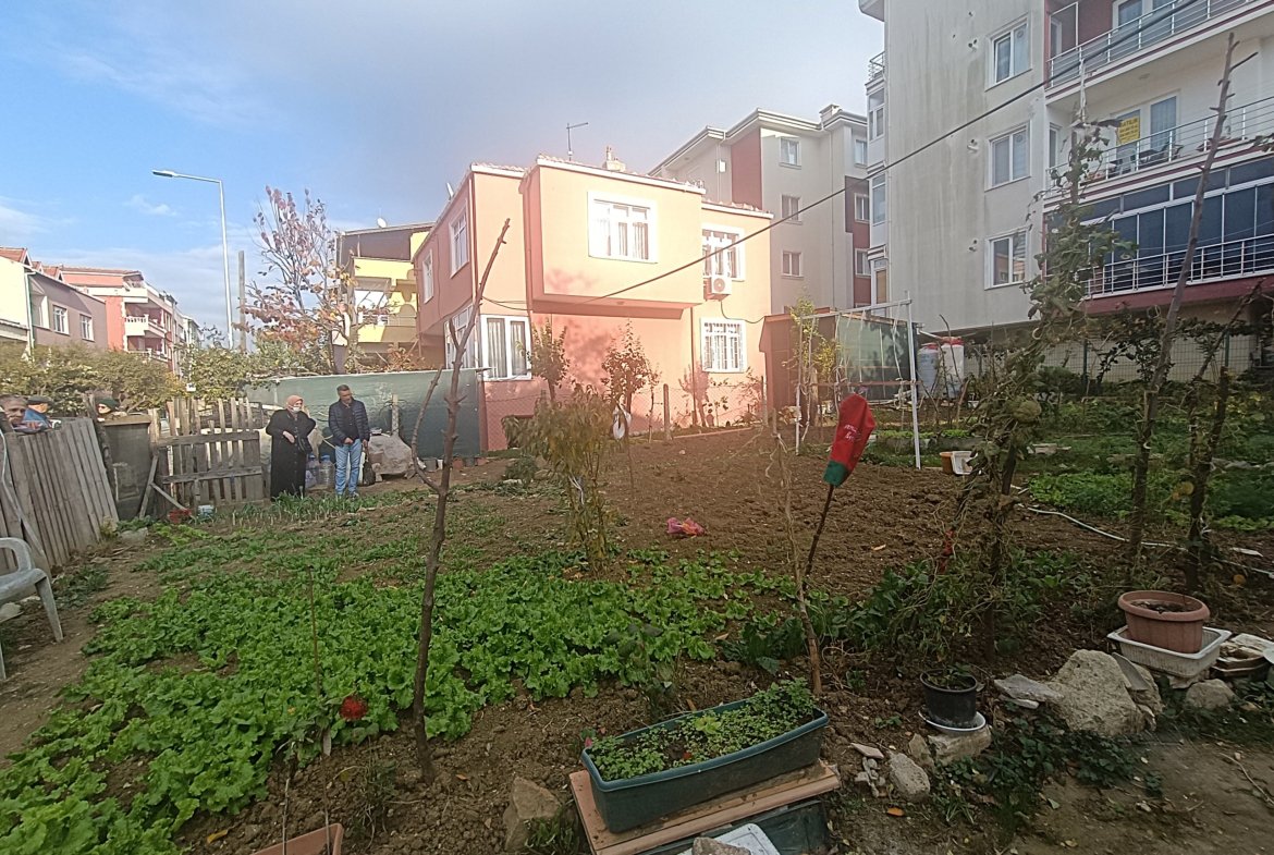 Silivri Alibey Mahallesinde 4 Kat Konut İmarlı Satılık Arsa