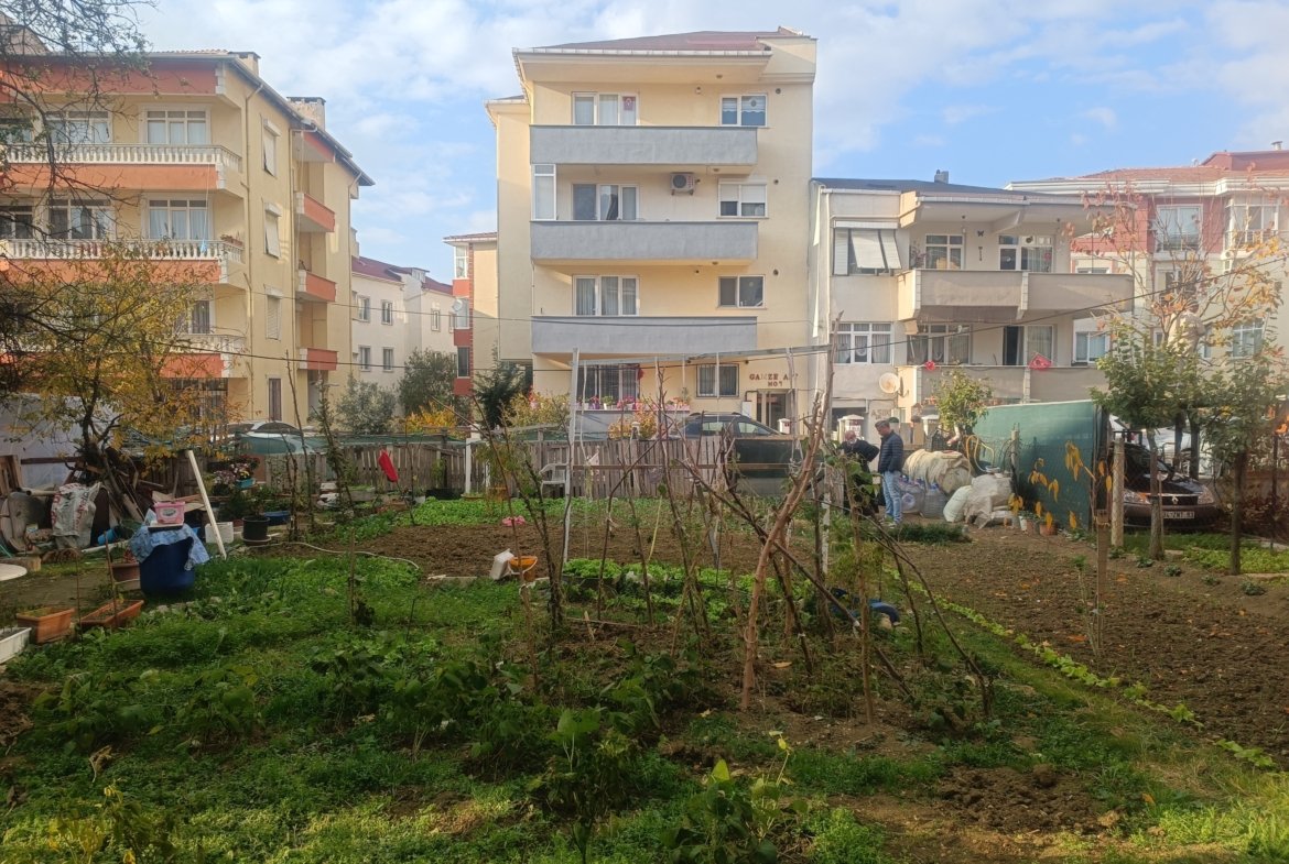 Silivri Alibey Mahallesinde 4 Kat Konut İmarlı Satılık Arsa