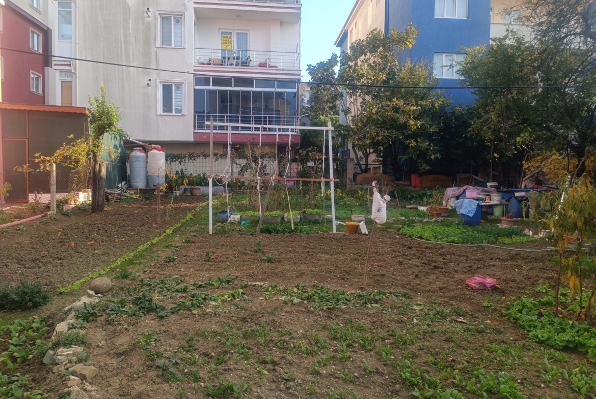 Silivri Alibey Mahallesinde 4 Kat Konut İmarlı Satılık Arsa
