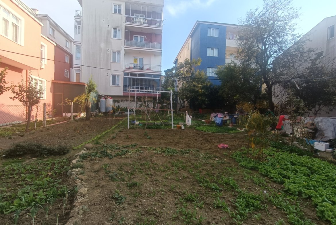 Silivri Alibey Mahallesinde 4 Kat Konut İmarlı Satılık Arsa