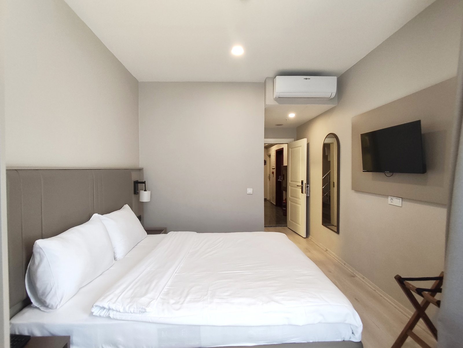 istanbul-taksim-joyotel-resimleri (1) Taksim’de Devren Kiralık 25 Odalı Butik Otel