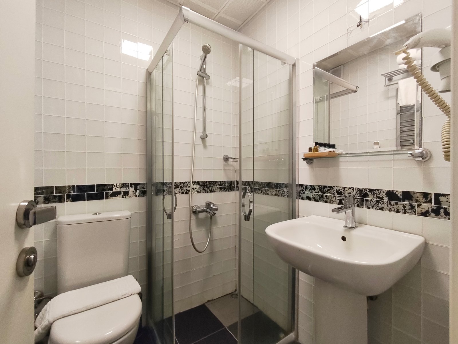 istanbul-taksim-joyotel-resimleri (22) Taksim’de Devren Kiralık 25 Odalı Butik Otel