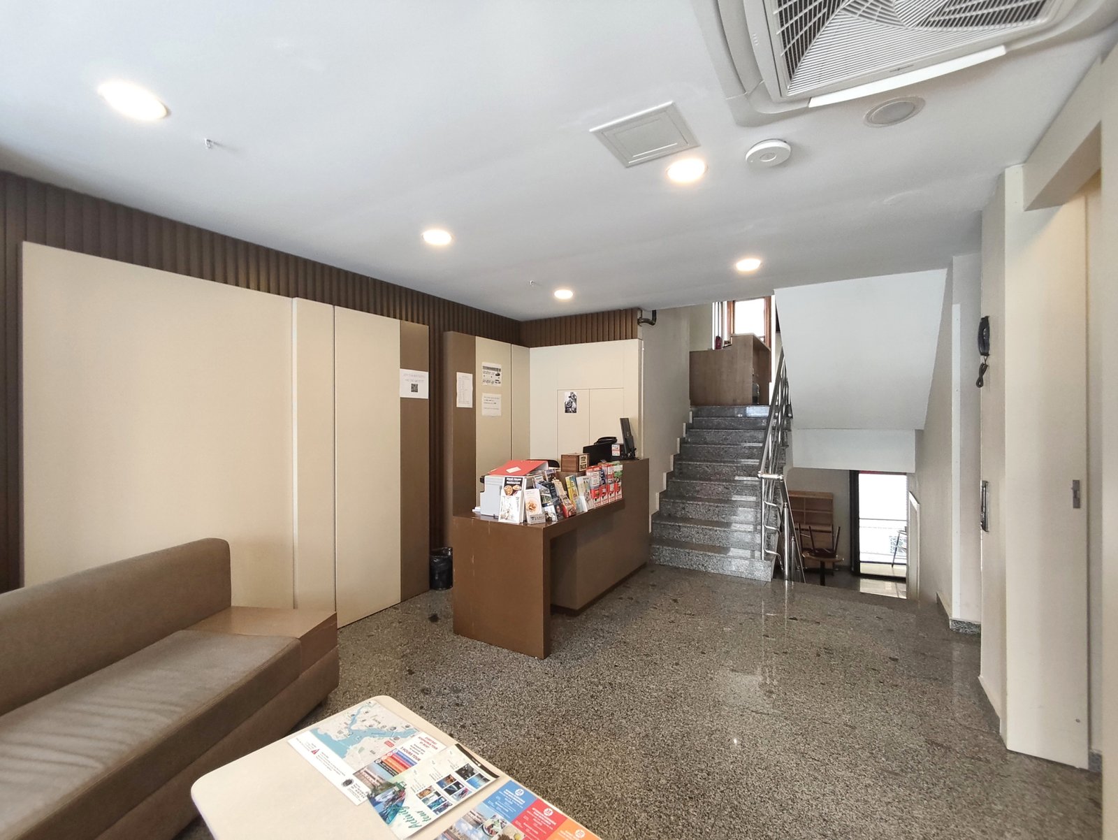 istanbul-taksim-joyotel-resimleri (3) Taksim’de Devren Kiralık 25 Odalı Butik Otel