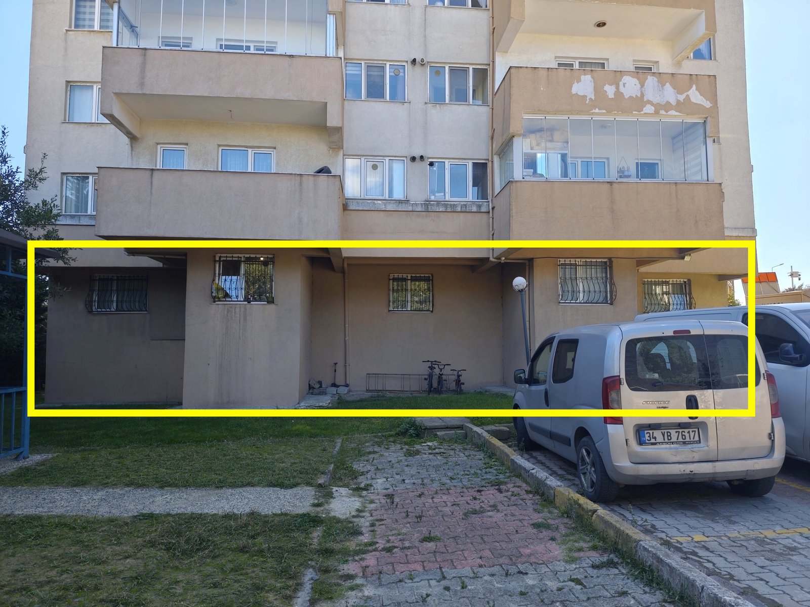 CEPHE Beylikdüzü Adnan Kahveci Mahallesi Onurkent Sitesi 4+1 Giriş Kat Satılık Daire