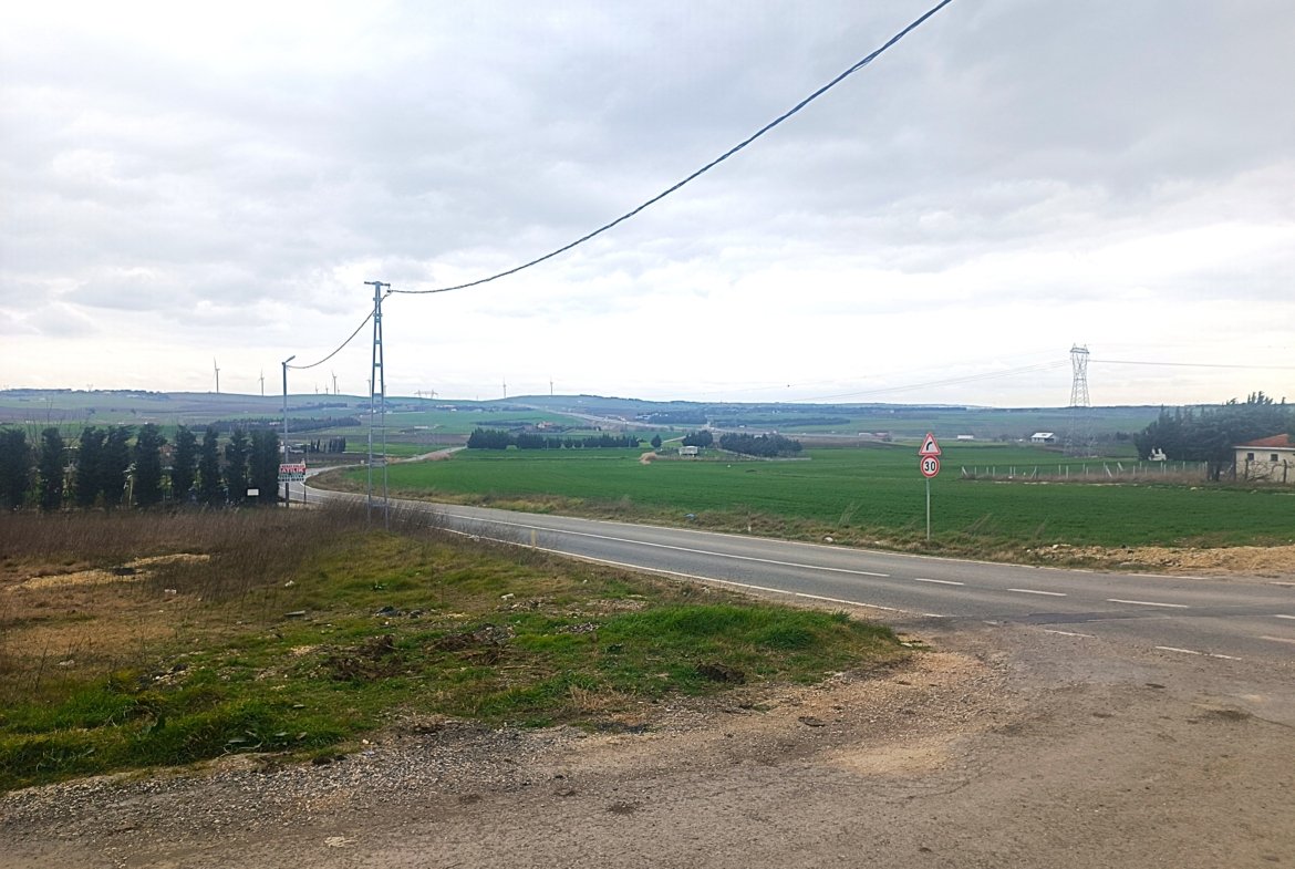 Silivri İlçesi Fenerköy Mahallesi Merkeze Yakın Yatırımlık Satılık Tarla