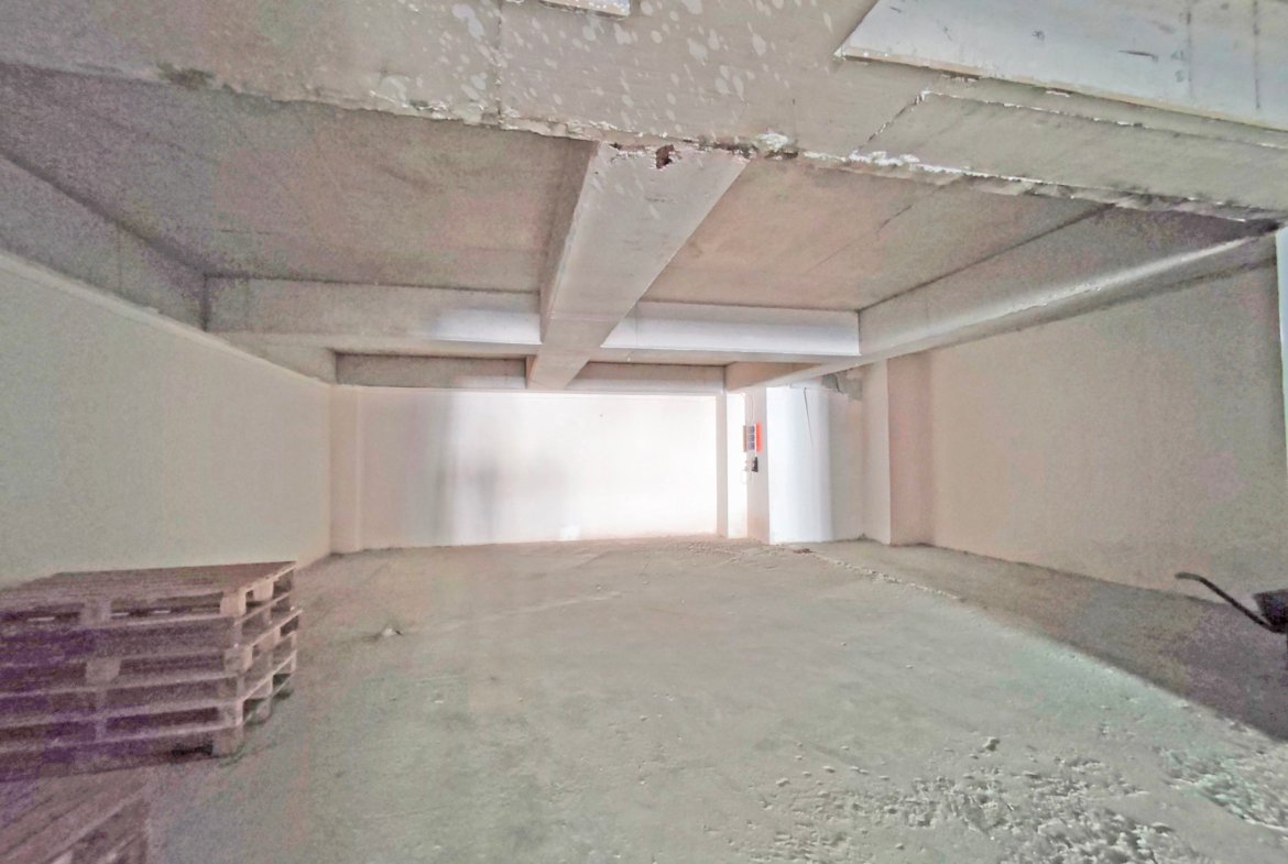 Esenyurt Ödül İstanbul Sitesi Sanayi Caddesi Üzerinde Üç Katlı Kiralık Emsalsiz Dükkan