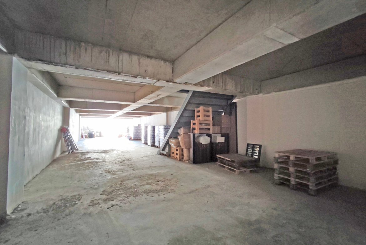 Esenyurt Ödül İstanbul Sitesi Sanayi Caddesi Üzerinde Üç Katlı Kiralık Emsalsiz Dükkan