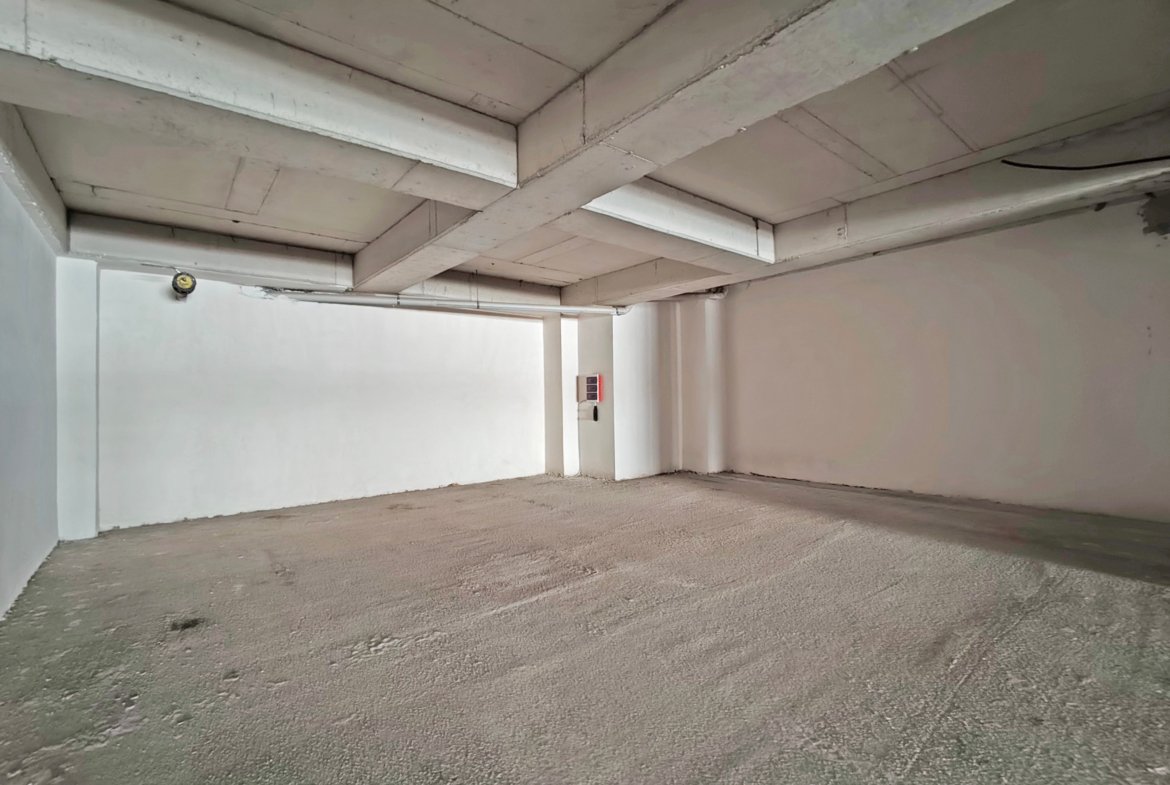 Esenyurt Ödül İstanbul Sitesi Sanayi Caddesi Üzerinde Üç Katlı Kiralık Emsalsiz Dükkan