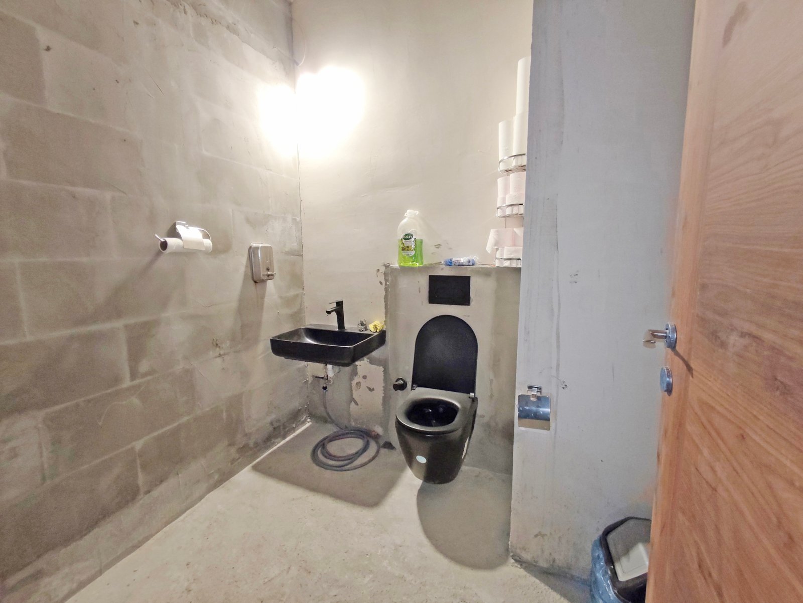IMG_20260730_140644 Esenyurt Ödül İstanbul Sitesi Sanayi Caddesi Üzerinde Üç Katlı Kiralık Emsalsiz Dükkan