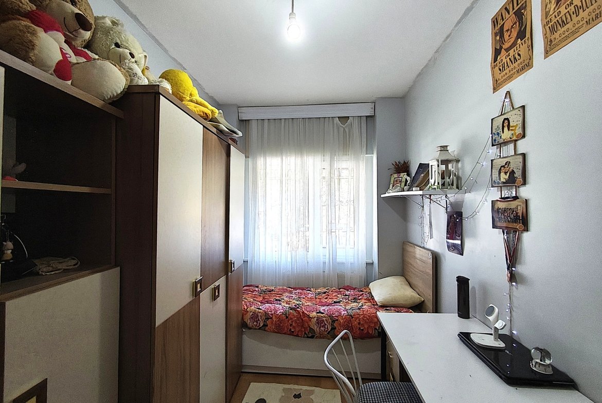 Beylikdüzü Adnan Kahveci Mahallesi Onurkent Sitesi 4+1 Giriş Kat Satılık Daire