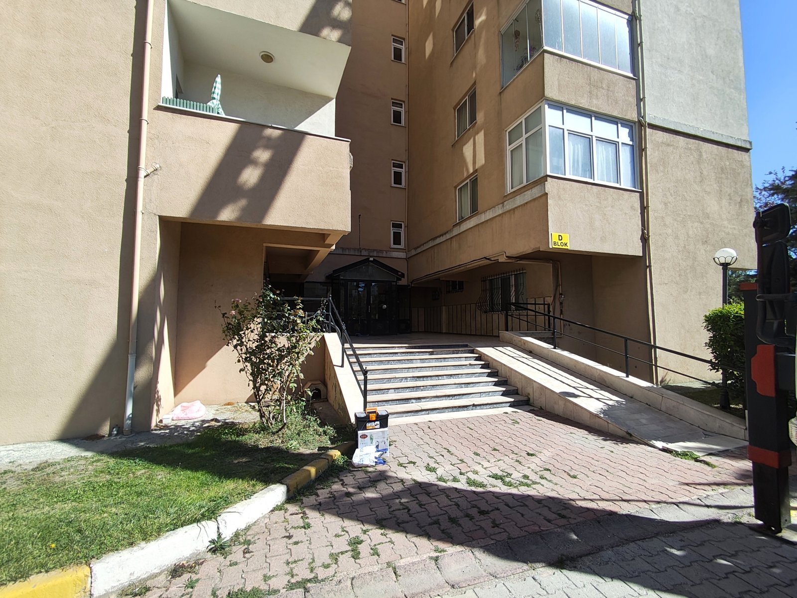 IMG_20261004_140915 Beylikdüzü Adnan Kahveci Mahallesi Onurkent Sitesi 4+1 Giriş Kat Satılık Daire