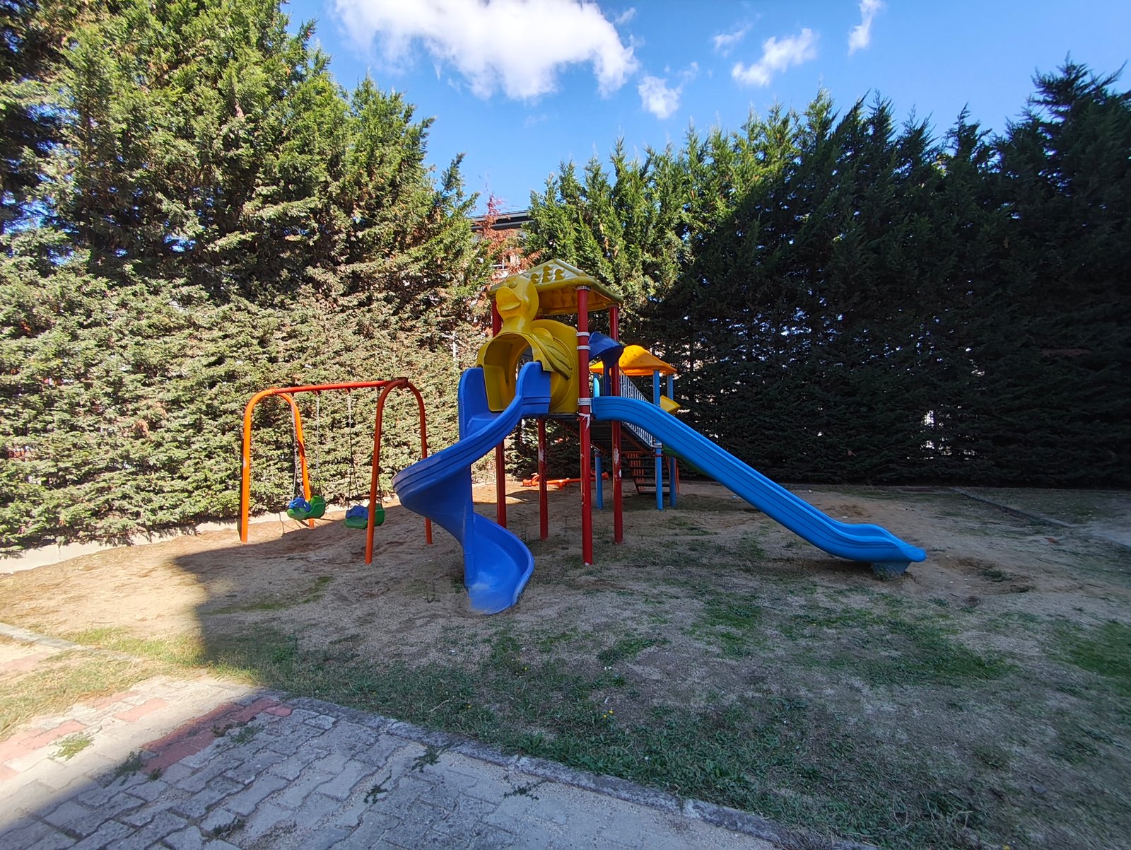 IMG_20261004_141041 Beylikdüzü Adnan Kahveci Mahallesi Onurkent Sitesi 4+1 Giriş Kat Satılık Daire